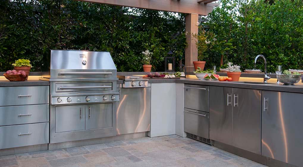 Signature Cabinetry and Refrigeration | Kalamazoo Outdoor Gourmet