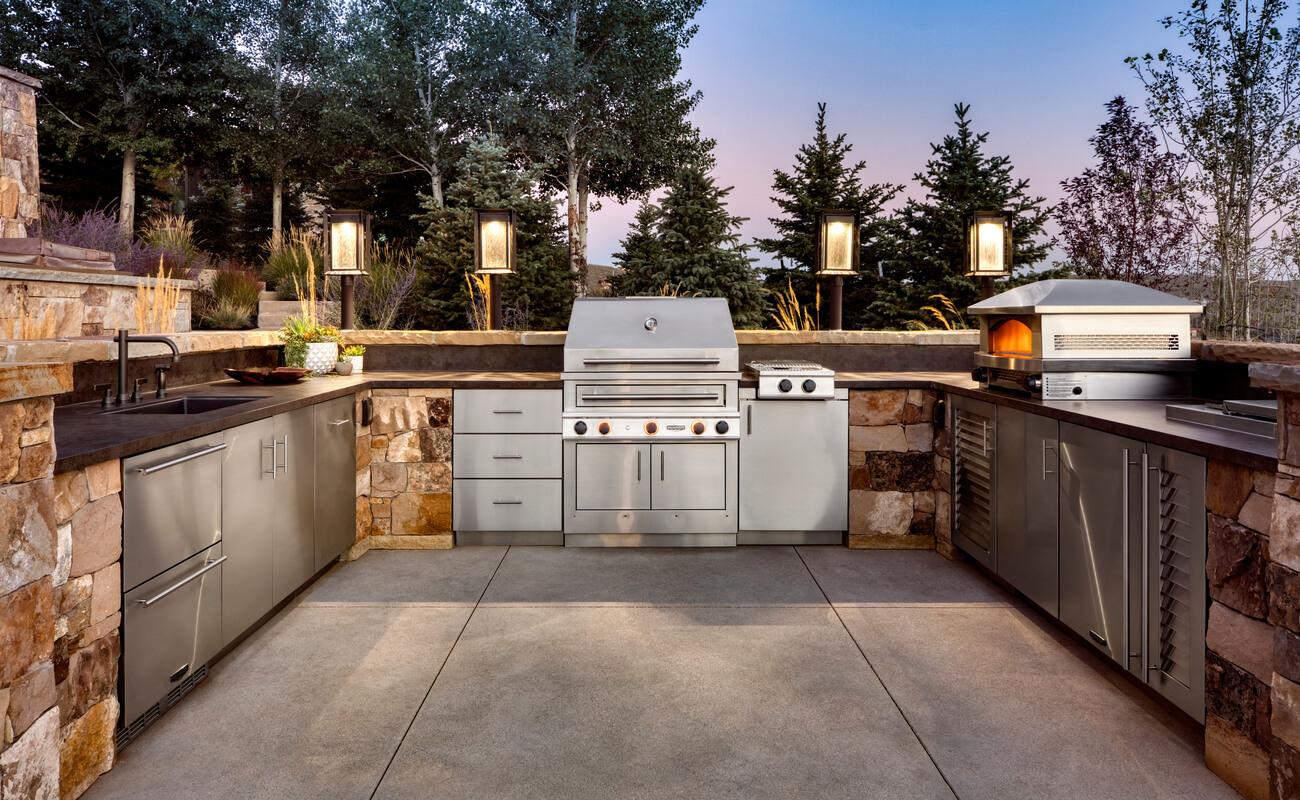 Building A Custom Outdoor Kitchen