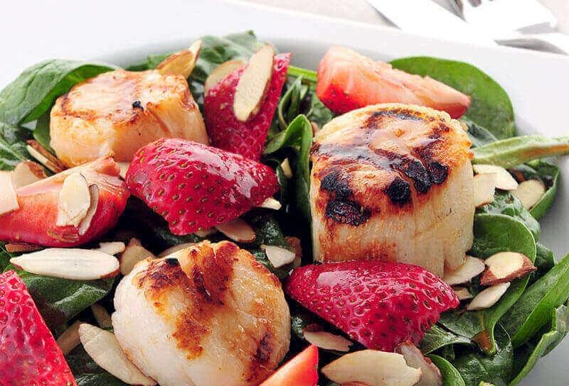 Image of Strawberry and Spinach Salad with Grilled Scallops