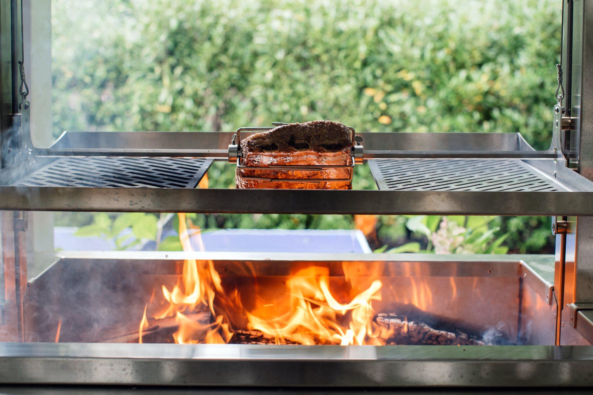 K750 Freestanding Gaucho Grill with Sideburner | Kalamazoo Outdoor