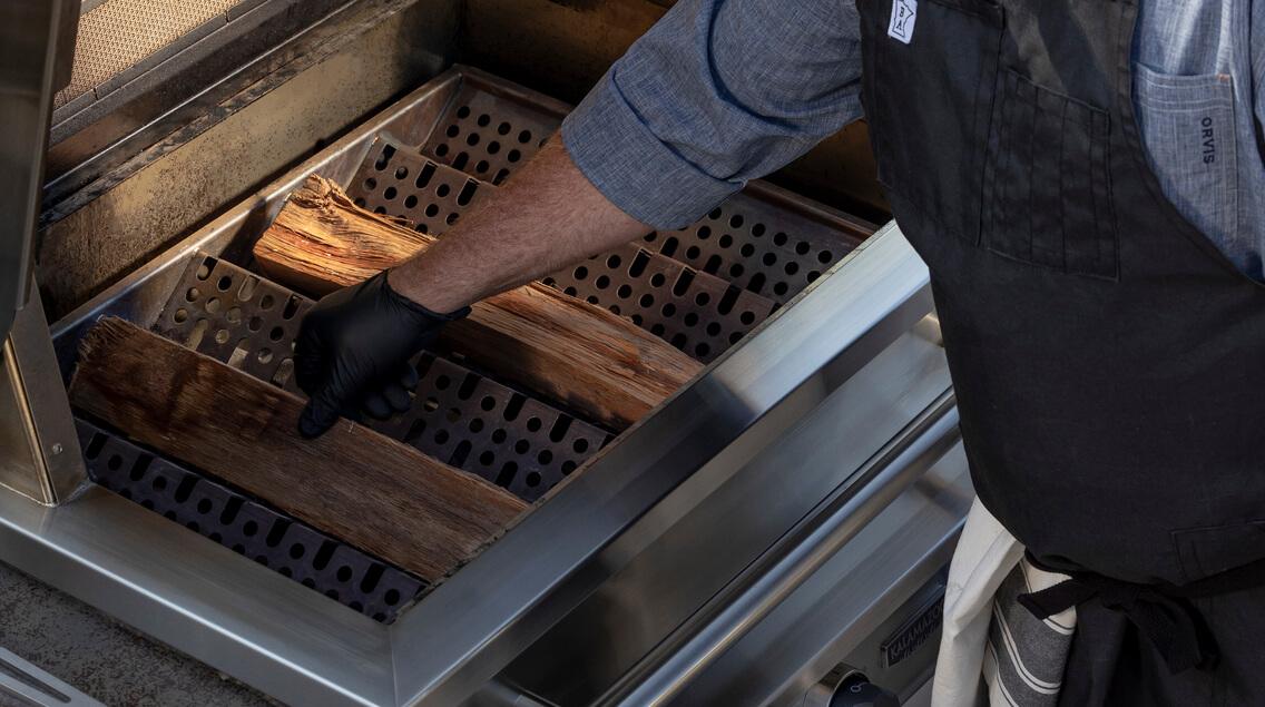 K750 Freestanding Hybrid Fire Grill | Kalamazoo Outdoor Gourmet