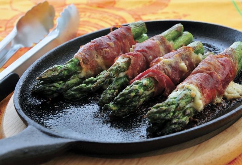 Image of Crispy Speck-wrapped Pizza Oven Asparagus Appetizers