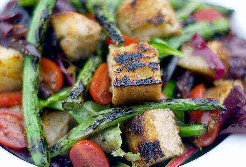 Image of Grilled Bread and Green Bean Salad with Kalamata Olives